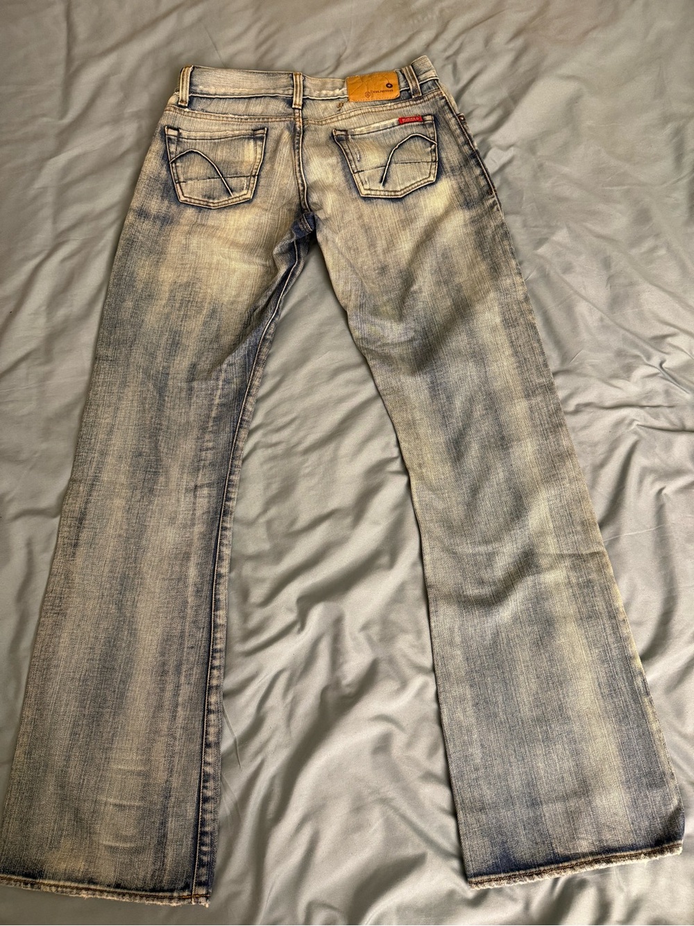 Guess Women's Flare Jeans in Light Blue Wash - Picture 3 of 8